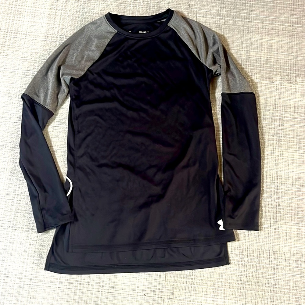 Under Armour heat gear long sleeve shirt